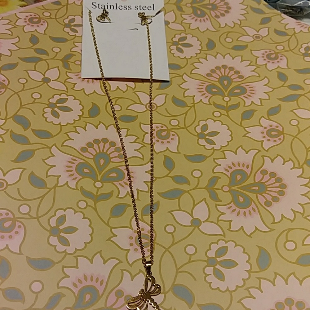 Jewerly - Picture 3 of 4